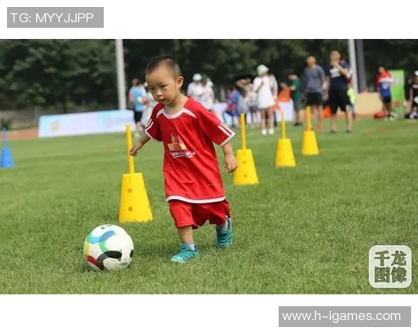 选择适合小孩的足球尺寸指南助力孩子快乐成长与运动技能提升